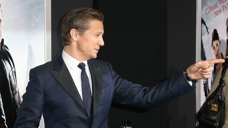 Illustration for article titled Guys, Is Jeremy Renner Wearing a Bucketload of Makeup?